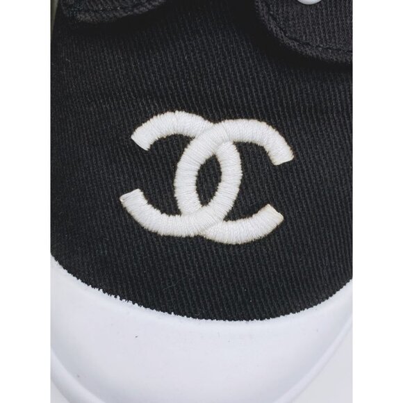 Authentic CHANEL CC Sneakers Black and White Coco Mark Bicolor Canvas Shoes 37 7 - Picture 4 of 8
